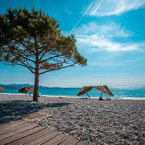 https://fame-marina-baie-des-anges.fr-provencehotel.com